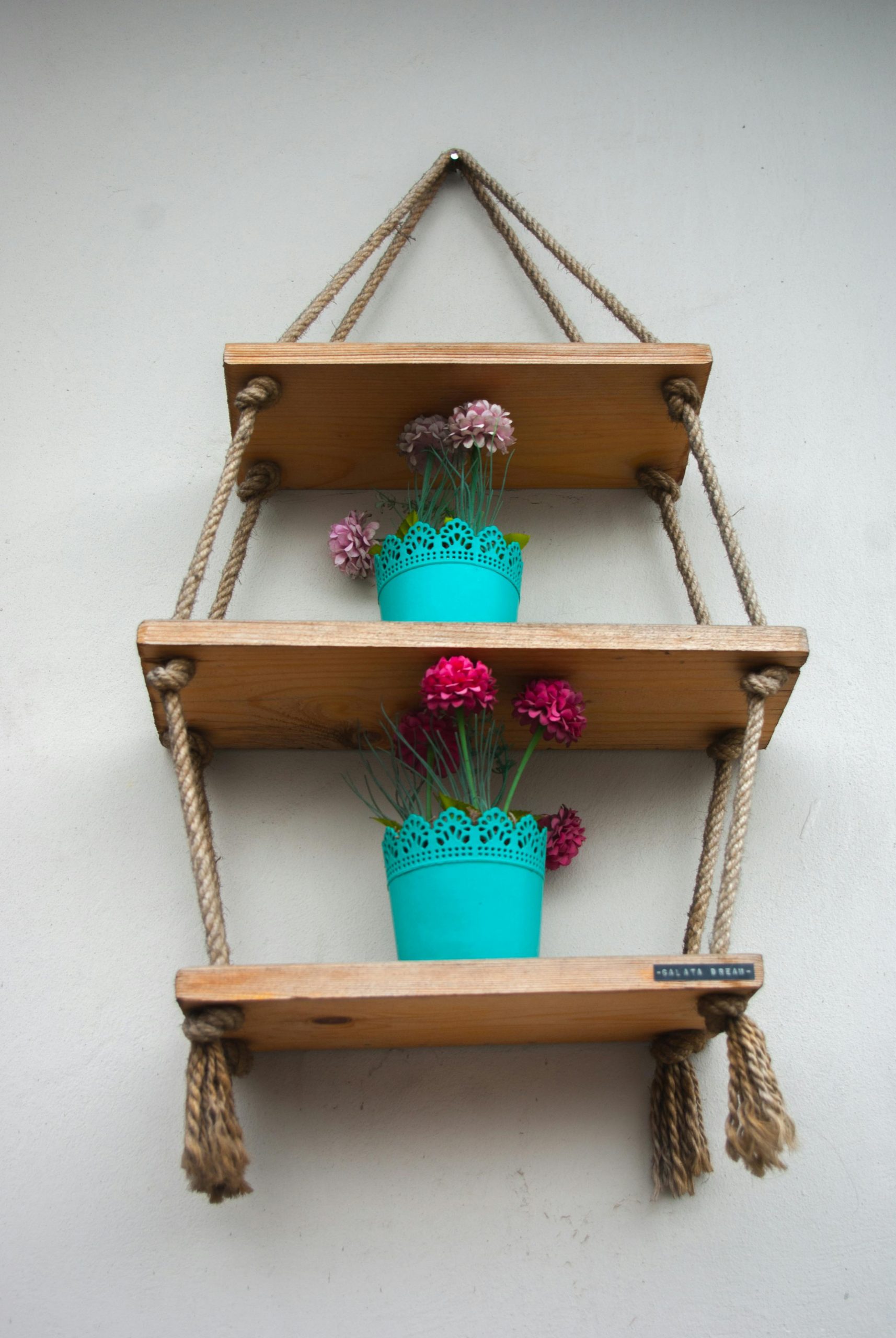 Installation DIY d'une étagère avec cordes
