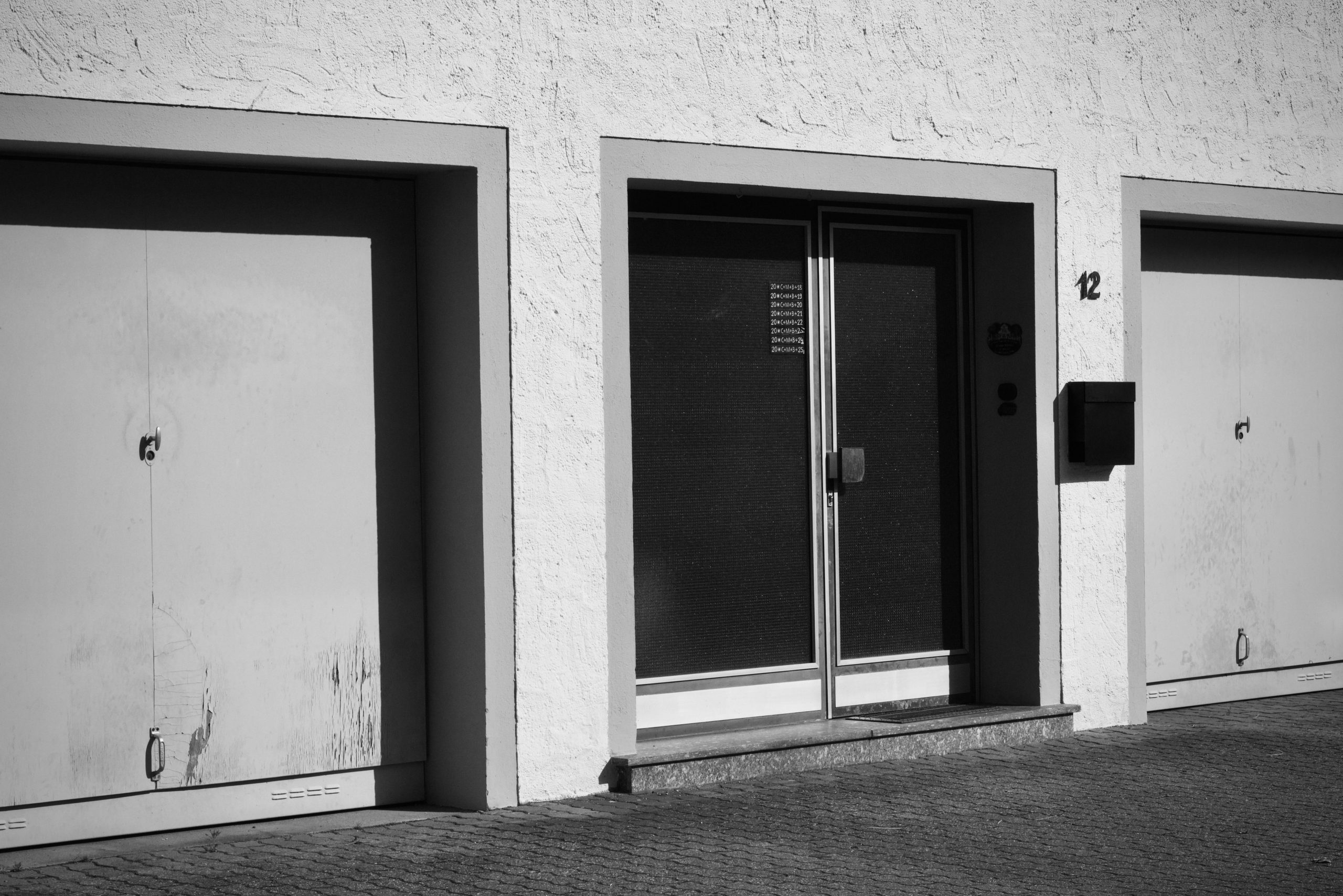 Isolation porte garage économies