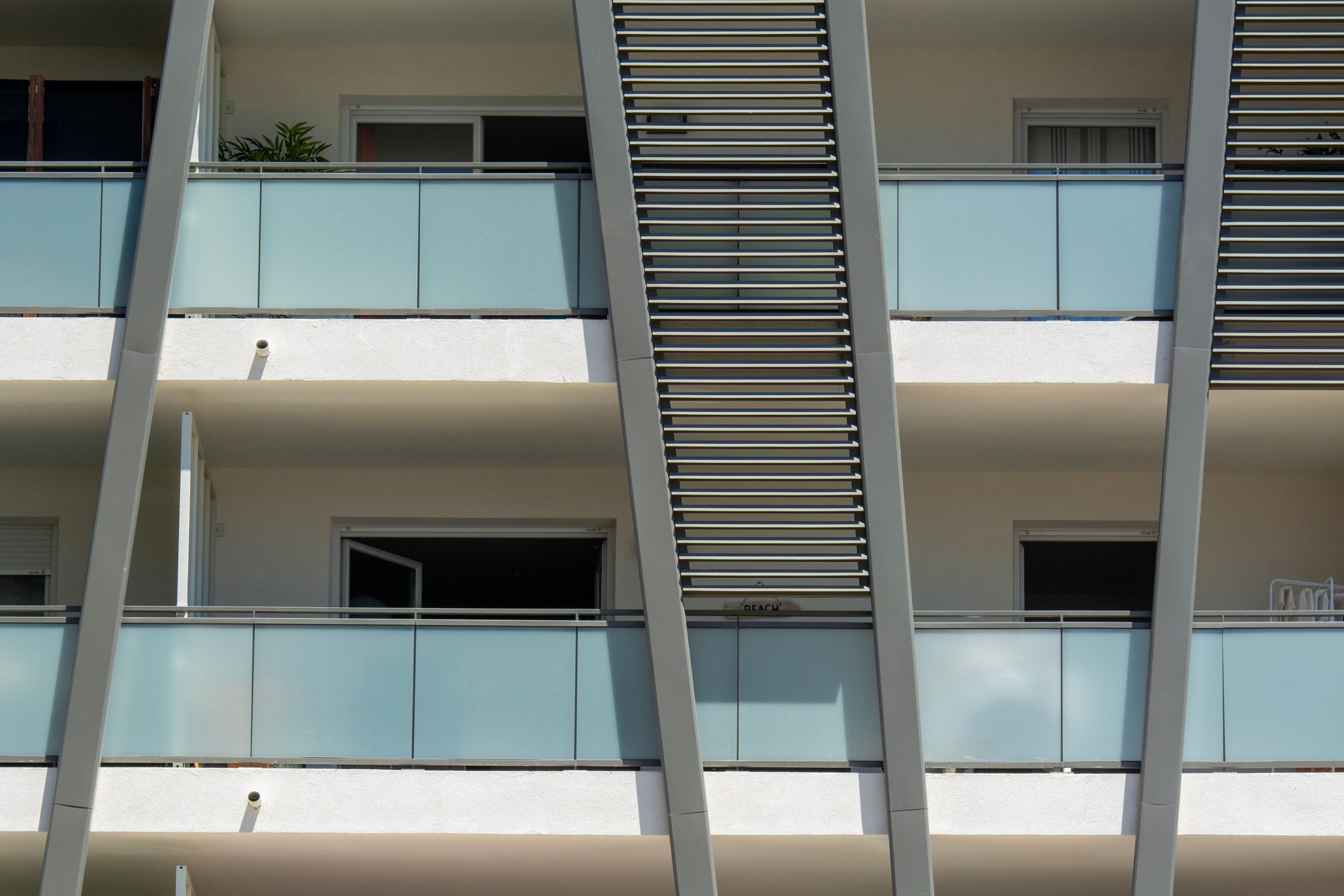 Balcons modernes avec design épuré Montpellier