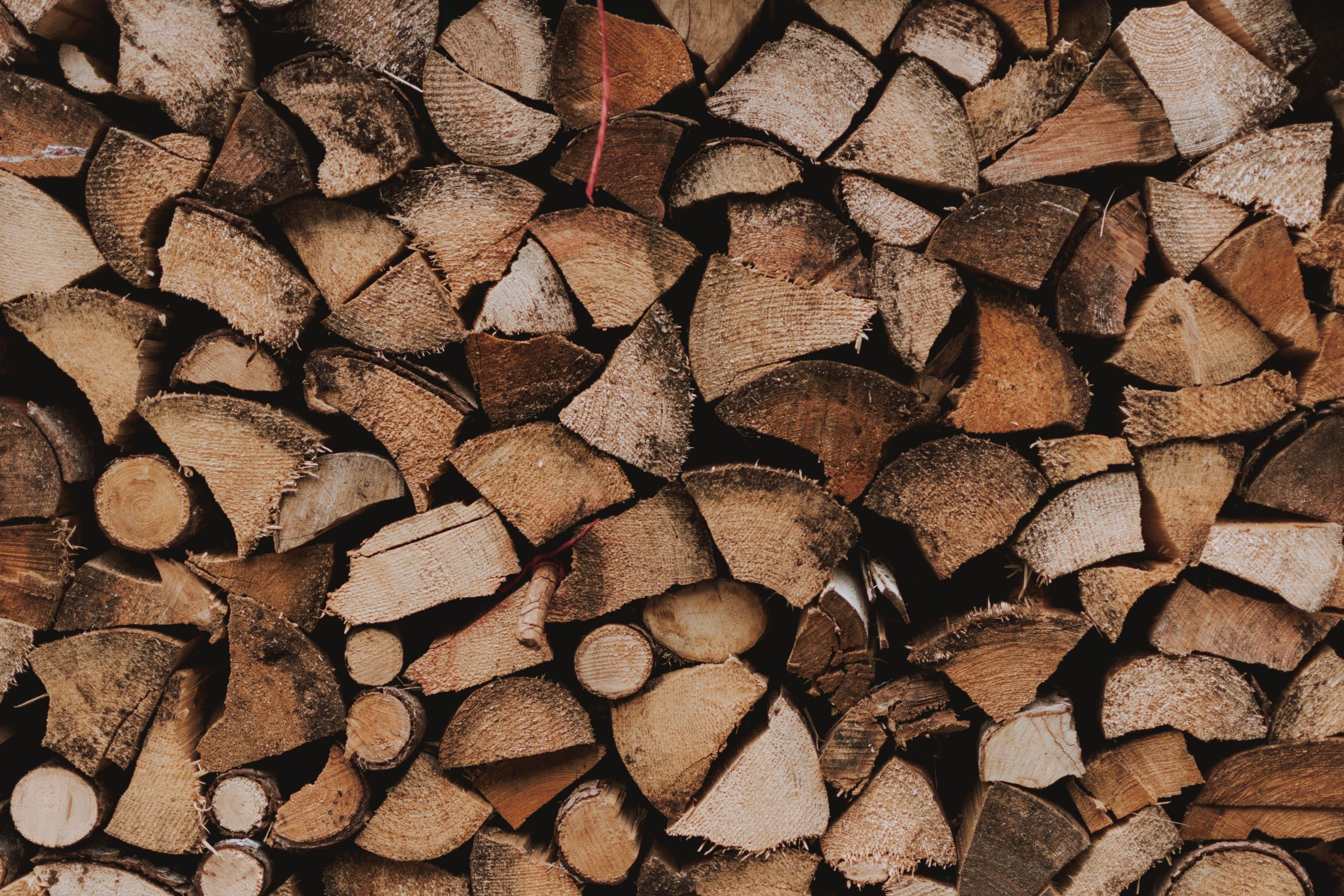Pile de bois de chauffage coupé textures
