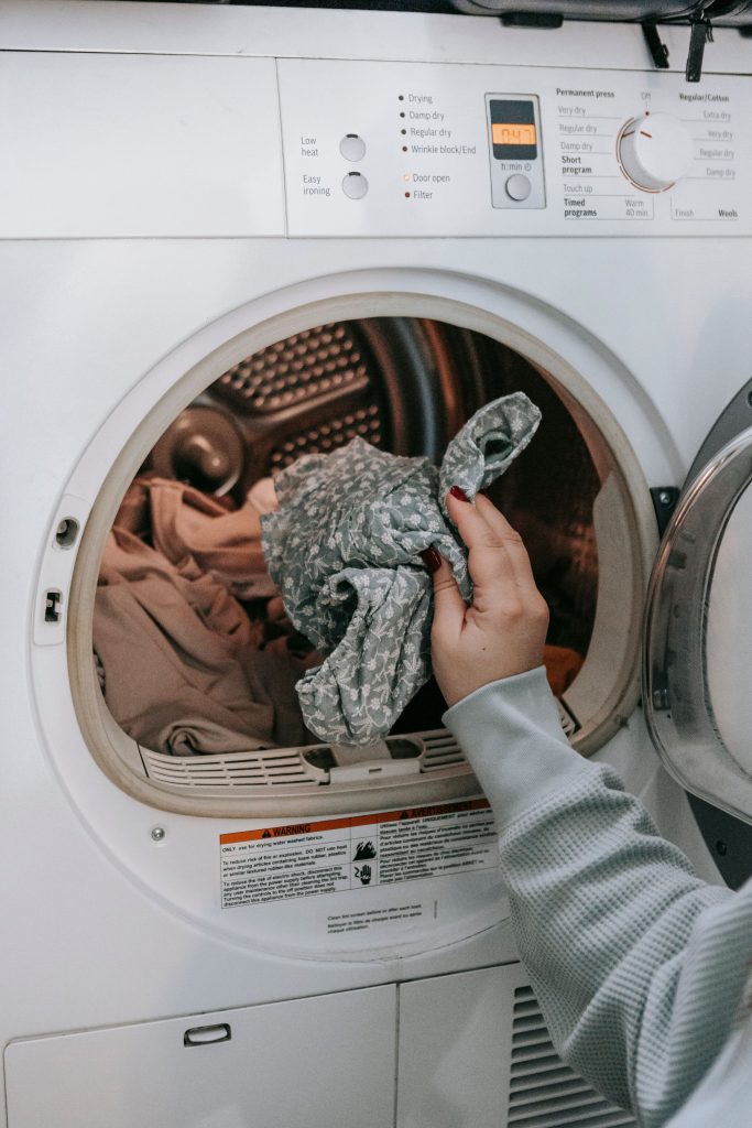 Pourquoi votre machine à laver fait du bruit de marteau ?