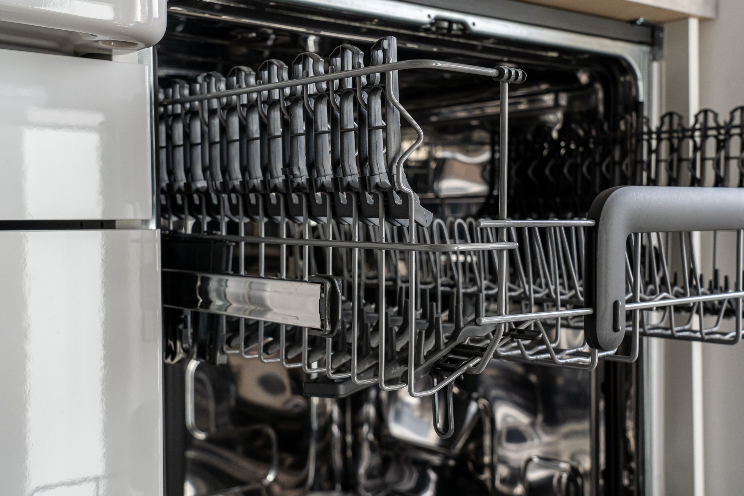 Panier lave-vaisselle moderne en acier inoxydable