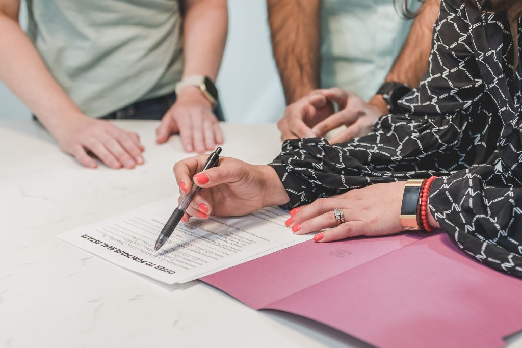 Agent commercial immobilier BIC ou BNC : lequel choisir ?